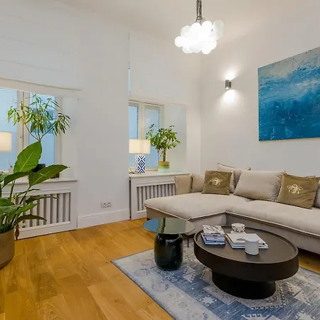 Апартаменты Superapart Hoza 39 *